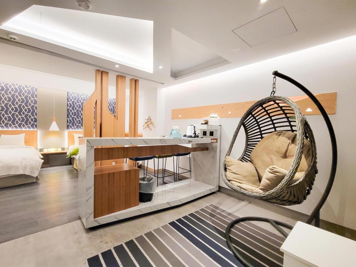 Check Inn Taichung Zhongshan Exterior foto